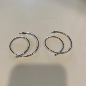 Kendra Scott Myles Loop earrings